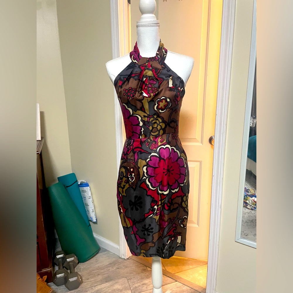 Trina Turk Silk Dress Size 2 Sheath Dress Neck Floral Fully lined Y2K Summer